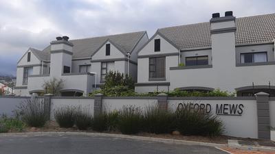 Apartment / Flat For Sale in Longdown, Somerset West